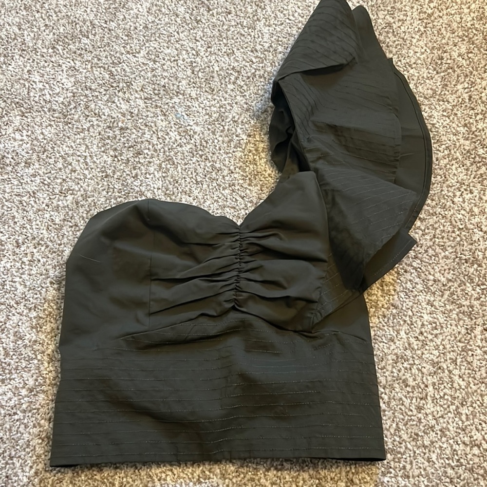 Express One Shoulder Cropped Top